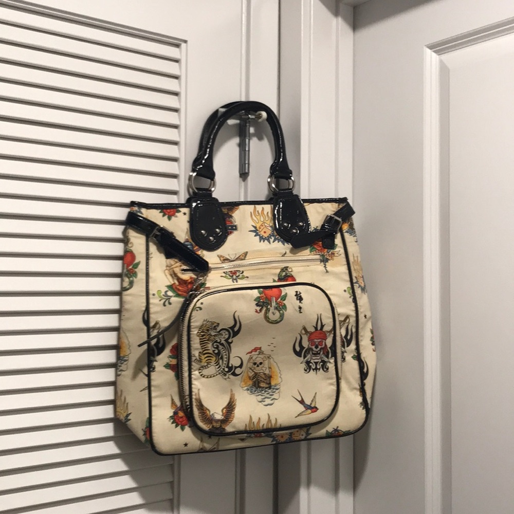 Skull travel bag